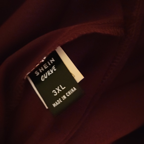 Shein Curve Cold shoulder - Picture 6 of 6